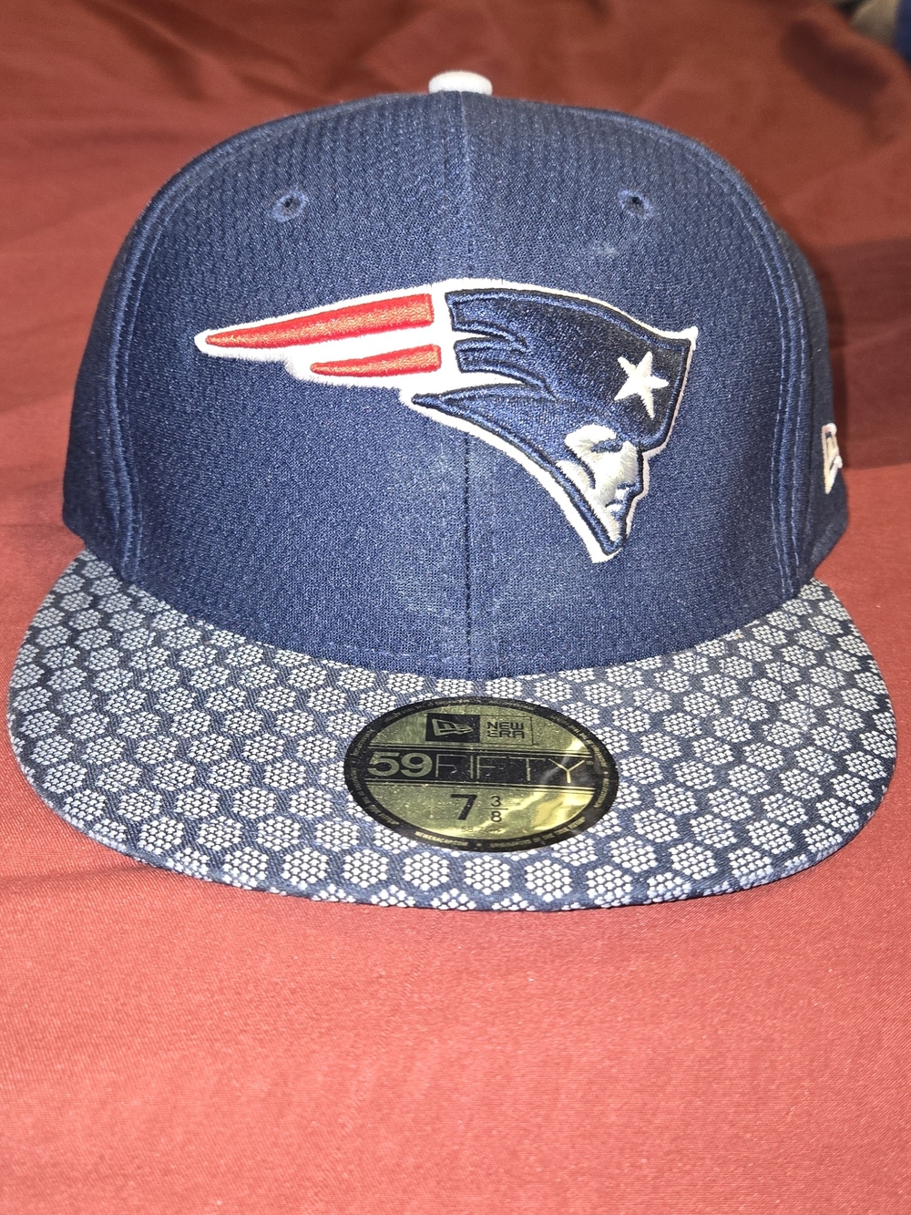 New England Patriots Navy 59FIFTY Fitted Cap with Patterned Brim